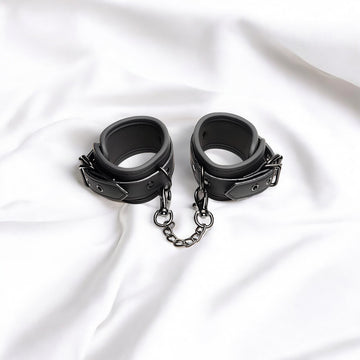 Bondage Cuff Set